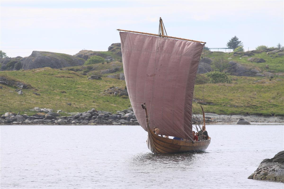 vikingbåt - Klikk for stort bilde